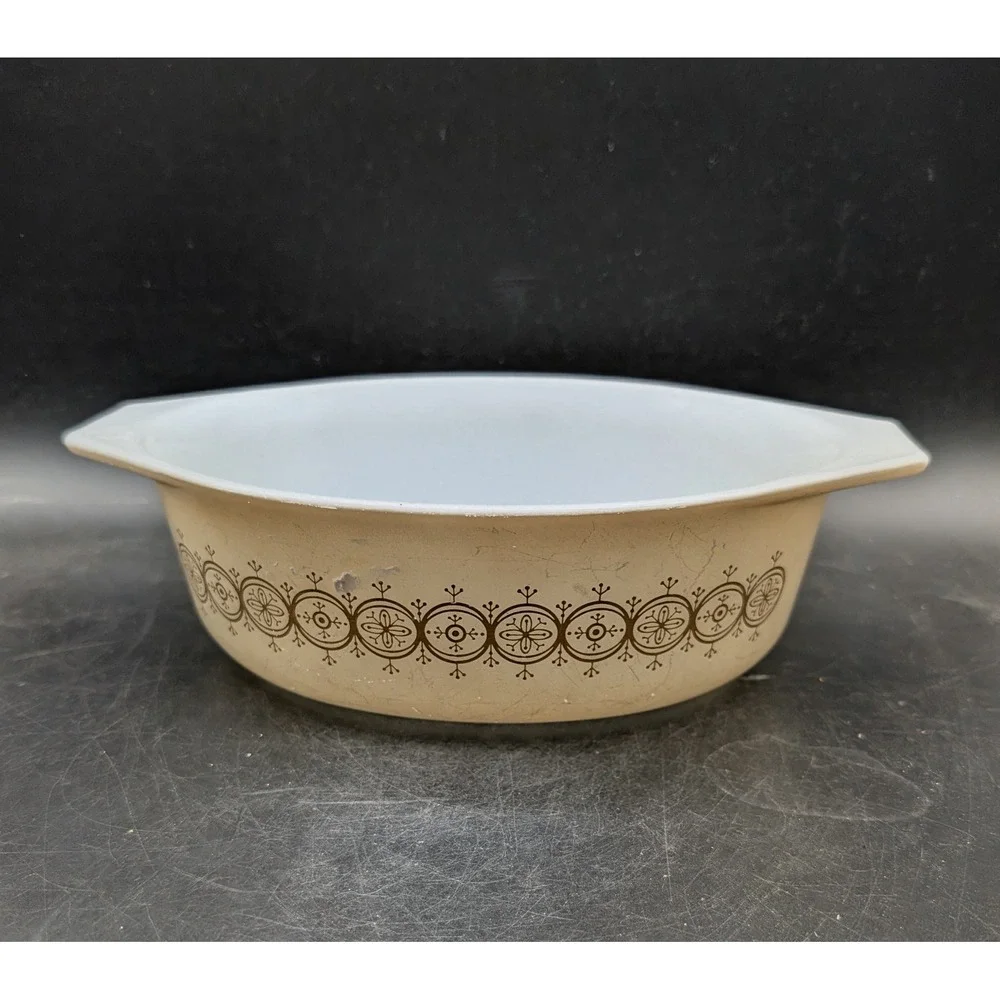 Vintage Pyrex 043 Told Medallion 1.5 Qt Oval Casserole Dish Cream Brown MCM